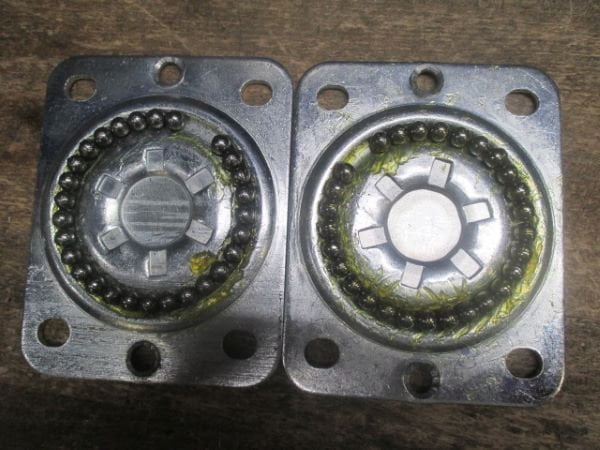 Heavy duty castor swivel head on an inspection bench with a ball-race detail